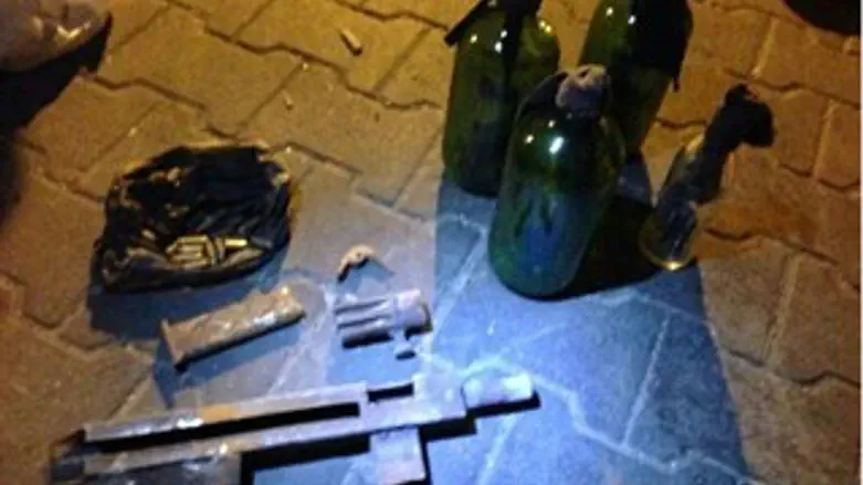 אמצעי הלחימה שנתפסו בחברון