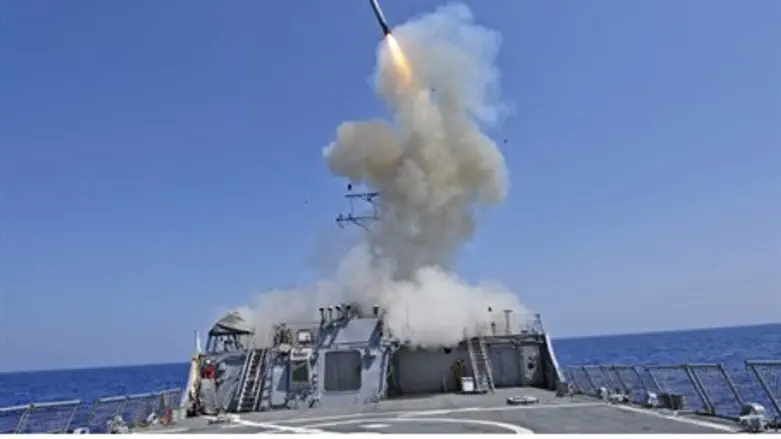 US ship launches Tomahawk missile (file)