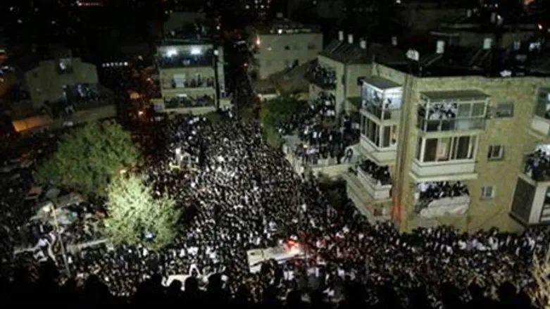 10% израильтян участвуют в похоронной процесс