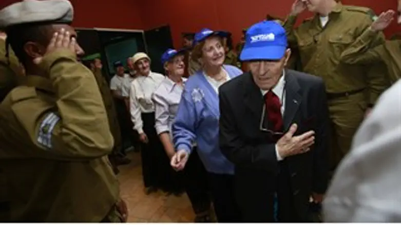 קשישים בכותל