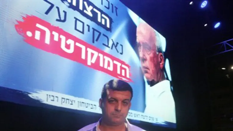 Yonatan Ben-Artzi at the Saturday night event