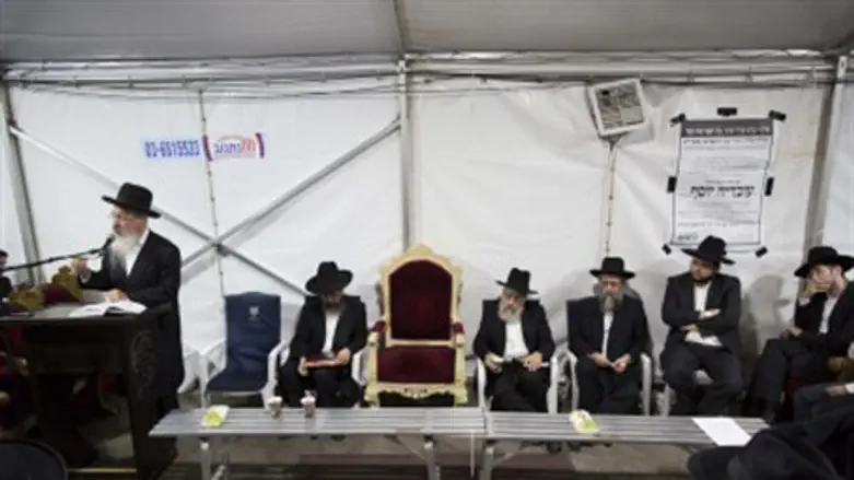 Rabbi Ovadia Yosef's chair left empty