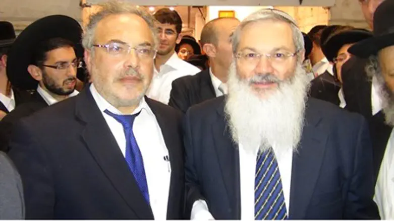 Раввин Бен-Дахан у гробницы праматери Рахель