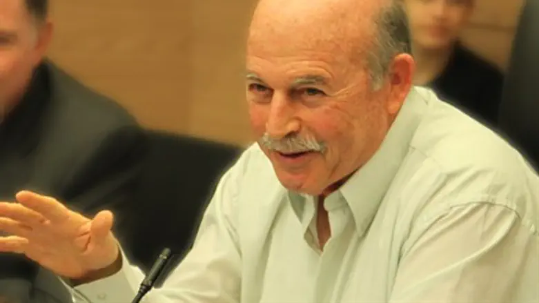 Нисан Сломянски