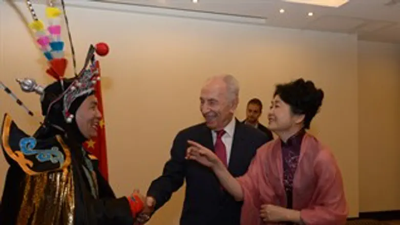 הנשיא פרס בטקס יום העצמאות הסיני