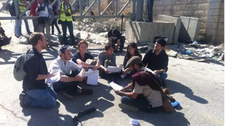 Левые активисты в Хевроне