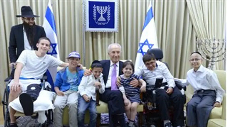 הנשיא עם חולי הסרטן