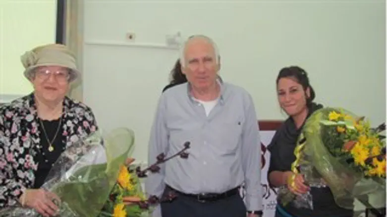 פרופ' רוזנסון בין הדורות