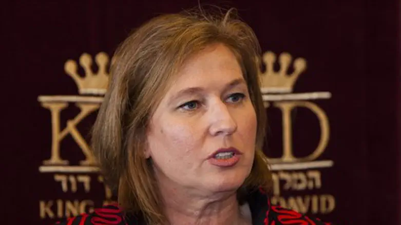 פטפטת מתגברת. לבני