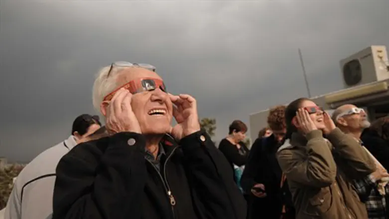 צפייה בליקוי חמה