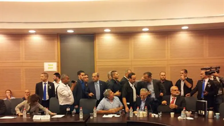 העימות המילולי בועדת הפנים