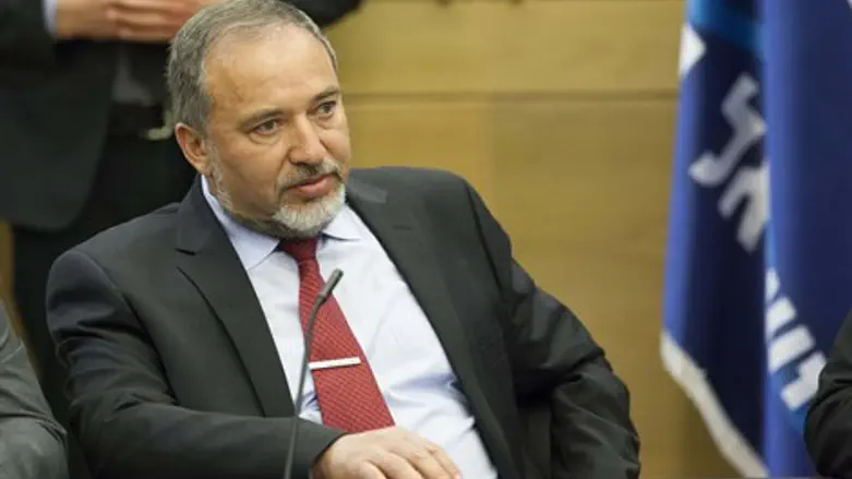 מחכה. ליברמן