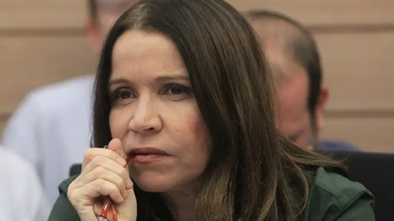 לא תהיה אליבי. יחימוביץ'