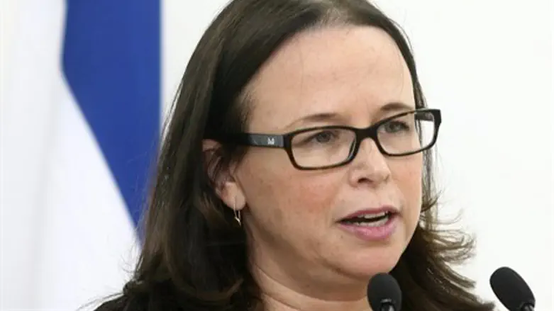 קוצרת שבחים. אנדורן