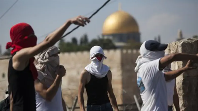 Illustration: Arab rioters in Jerusalem