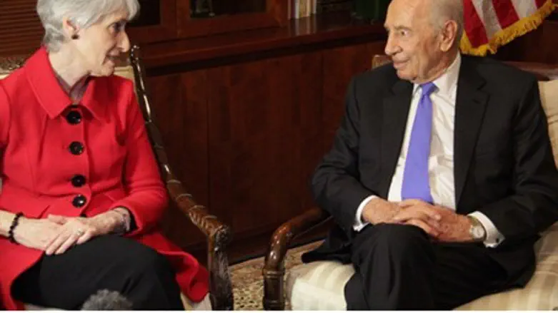 Wendy Sherman and Shimon Peres, Feb 2013