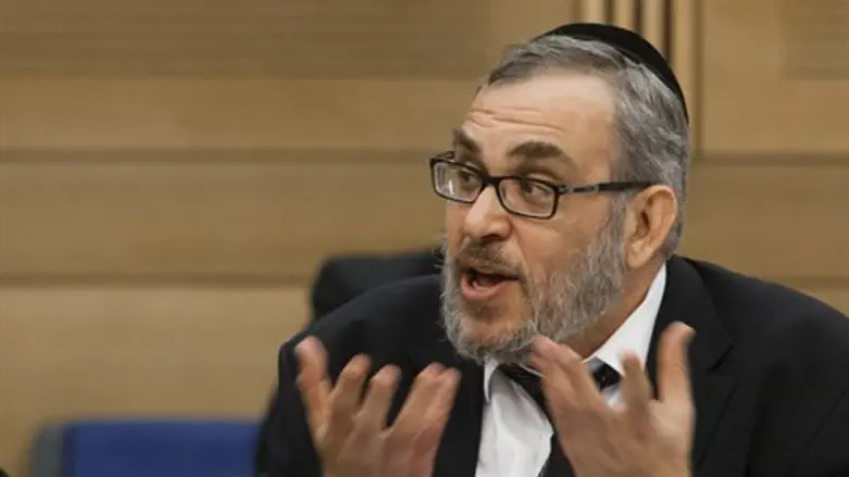 מתעמתים עם חלשים. ח"כ אשר