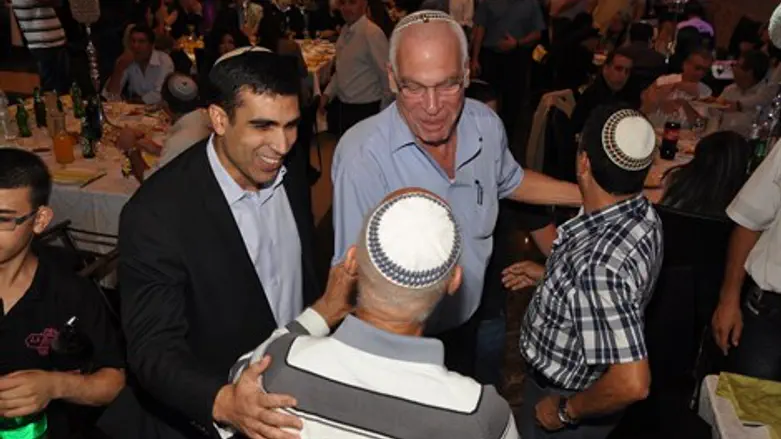 כנס ההשקה. הערב