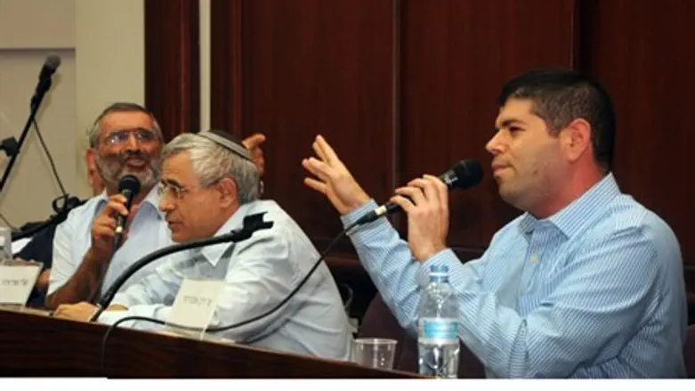 Ben-Ari, Kedar, Oppenheimer