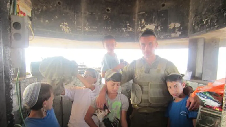 החניכים עם החיילים