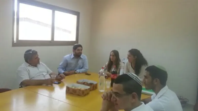 כלפה וחברי ההנהגה הצעירה