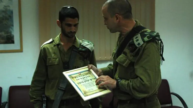 הענקת התעודה לסג"ם מימון