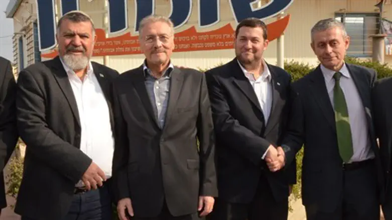 נפגשים עם הבכירים מאירופה