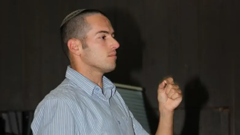 בחר בחיים. אהרון קרוב