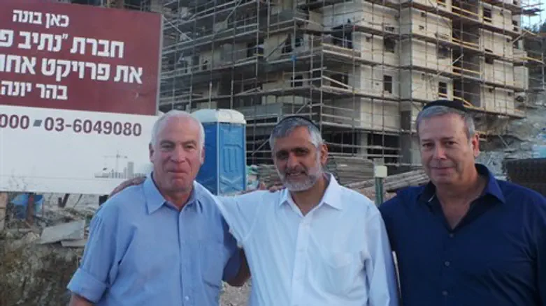 הקשר יתהדק. גבסו, ישי ואריאל