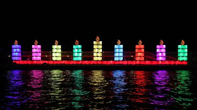 חנוכיה בנמל תל אביב