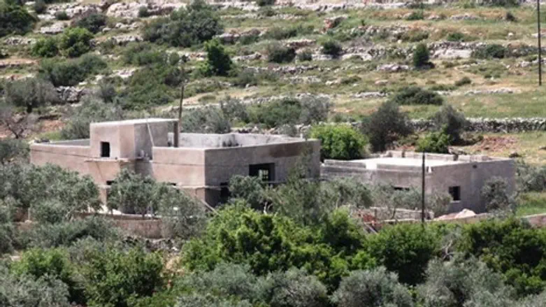 הבתים בדיר ניזאם