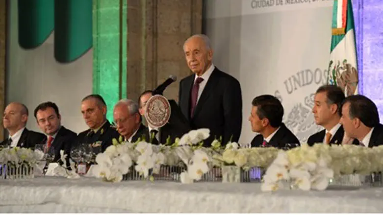 President Shimon Peres in Mexico
