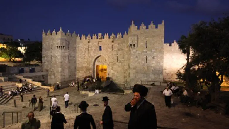 חרדים בשער שכם