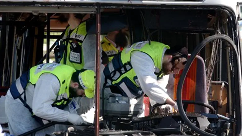 На месте взрыва автобуса. Иллюстрация