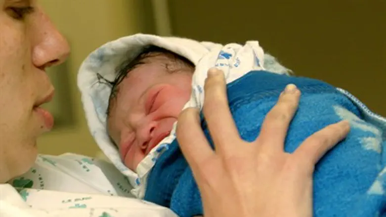 תינוק לאחר לידה