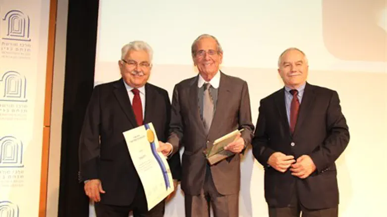 זוכה פרס בגין - חיים טופול