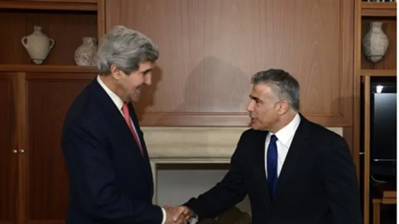 Kerry meeting with Lapid, Dec. 6 2013