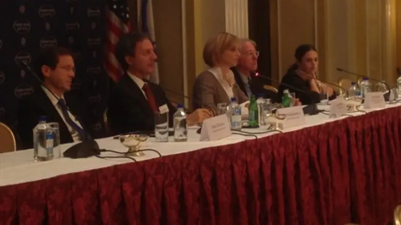 שקד בפורום סבן