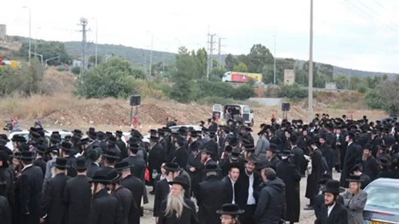 Protest outside Kele Shesh