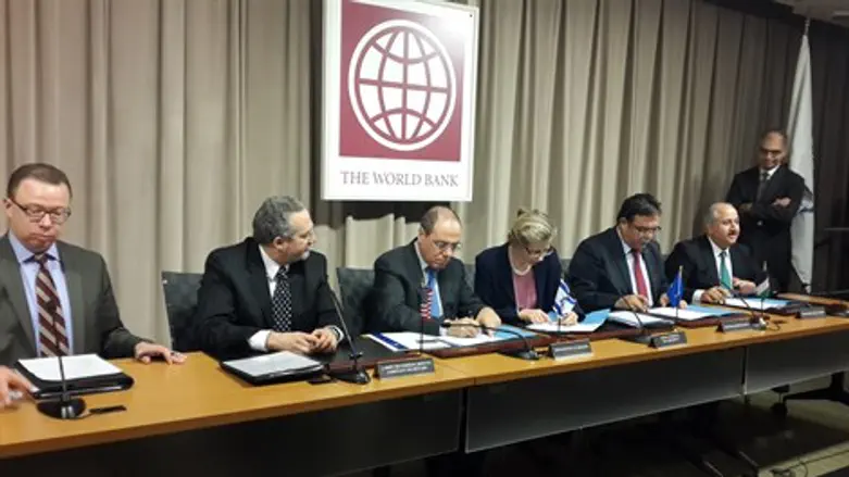 החתימה על הסכם תעלת המים