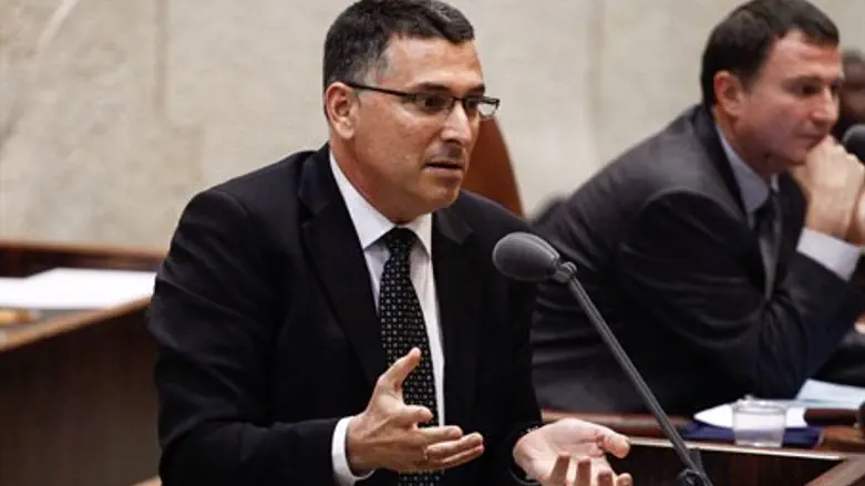 Гидеон Саар