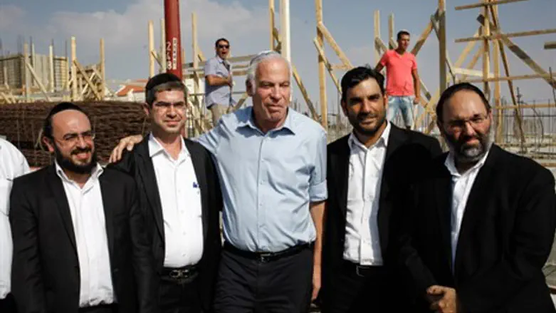 ימשיך לדאוג לחרדים. אריאל