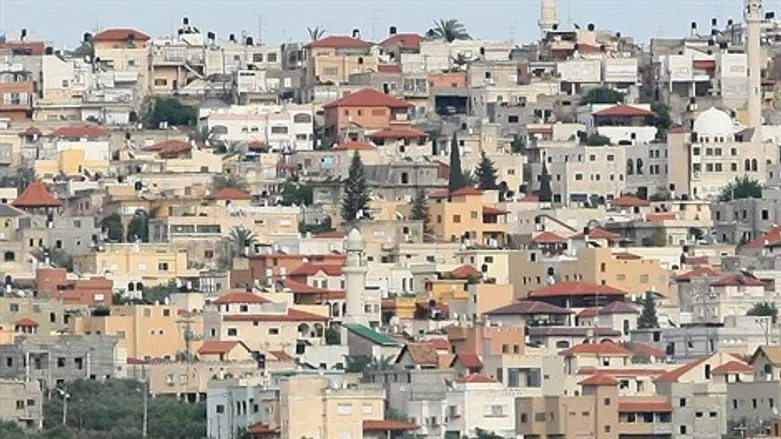 הגובים גרמו להפלה. באקה