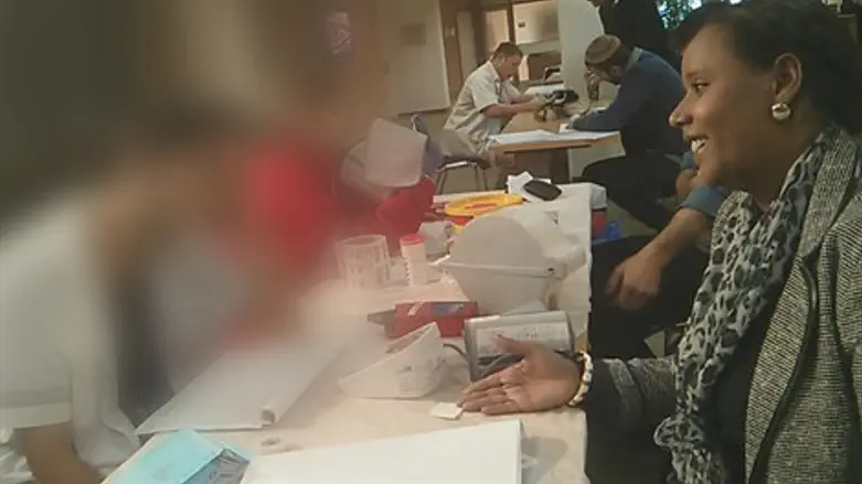 ח"כ תמנו שטה מנסה לתרום דם