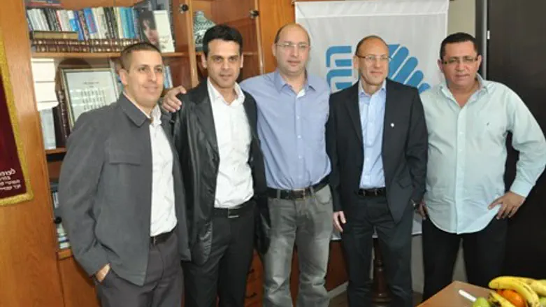 טקס החתימה בפלאפון