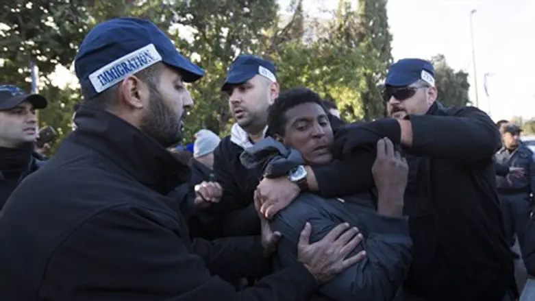 Столкновение полиции с нелегалами
