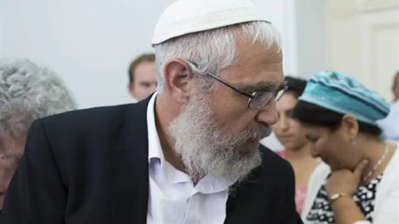 היום גזר הדין. הרב אלון