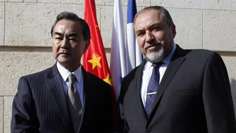 אביגדור ליברמן ווואנג יי