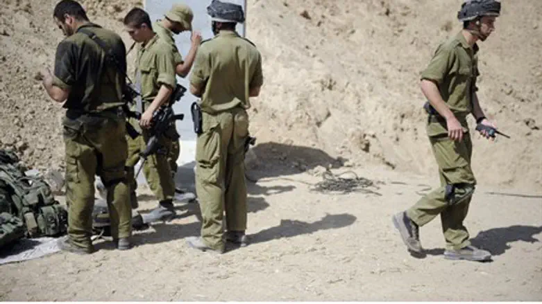 Soldiers near Gaza (illustration)