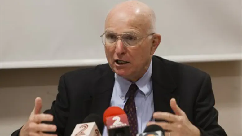 ד"ר לורנס קורב, Lawrence J. Korb